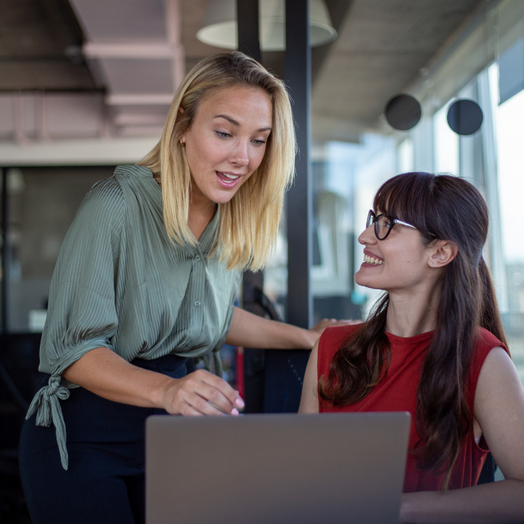 The benefits of online research are clear special offer for Practitioner and onlaw women working on laptop